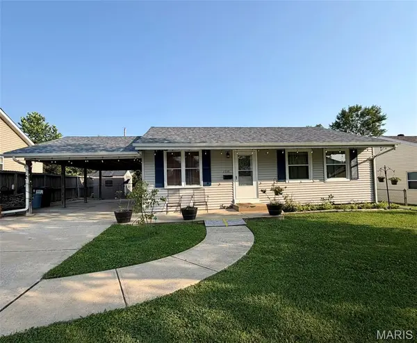 2550 Bonniebrook Drive, Maryland Heights, MO 63043
