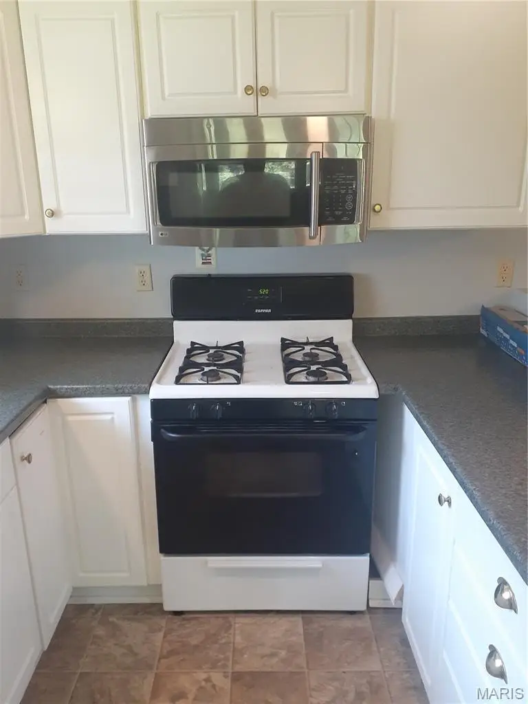 102 Athlone Drive, Caseyville, IL 62232 - #3