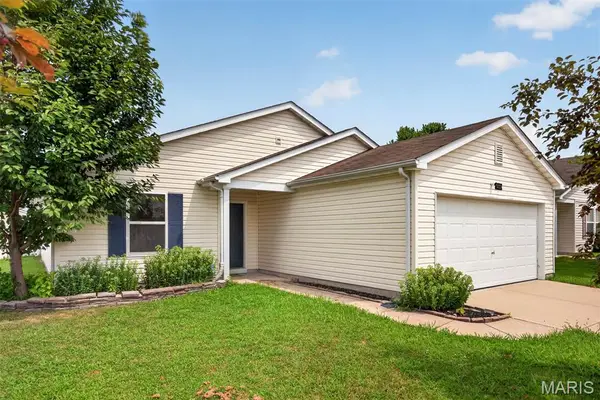 1413 Autumn Lakes Lane, Mascoutah, IL 62258