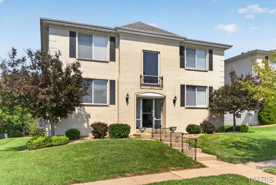 10017 Chardin Way #3, Saint Louis, MO 63128 - #2