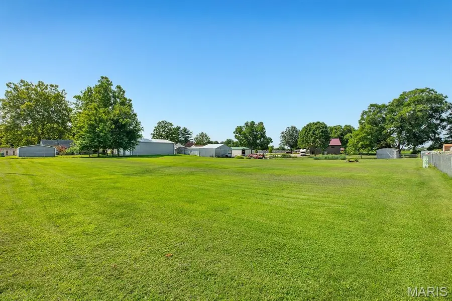 000 Belvedere Circle, Brighton, IL 62012 - #3