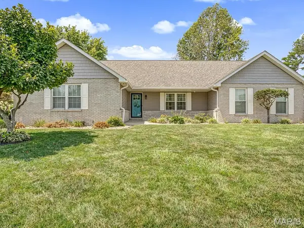 113 Suburban Drive, Smithton, IL 62285