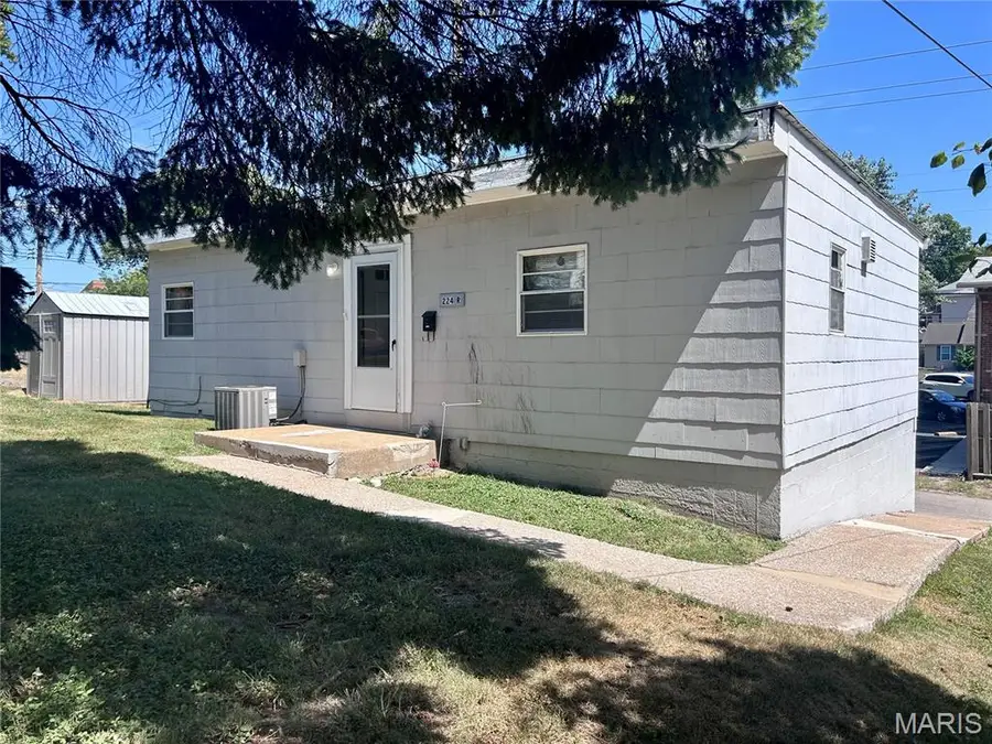 222 S Jackson Street, Belleville, IL 62220 - #3
