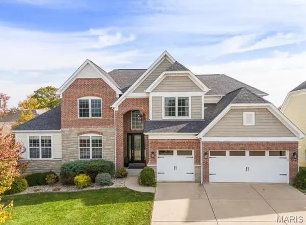 302 Oak Stand Court, Chesterfield, MO 63005