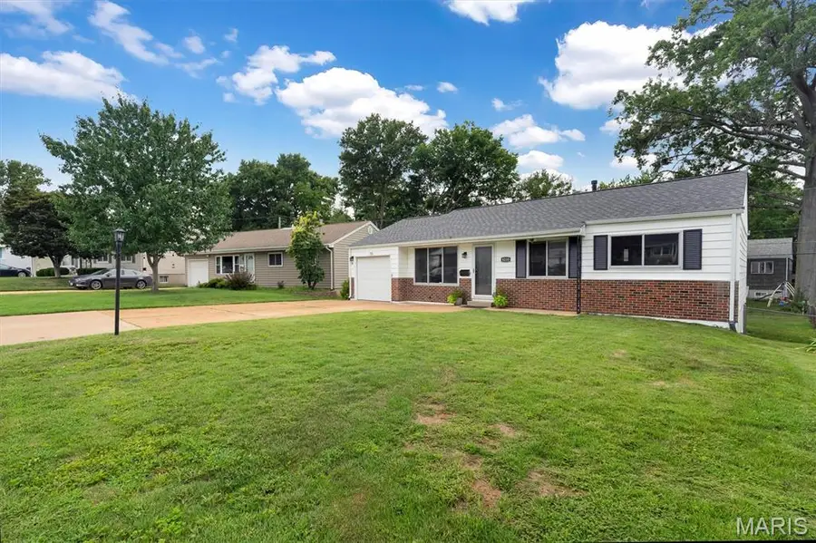 8223 Marvale Lane, Affton, MO 63123 - #2