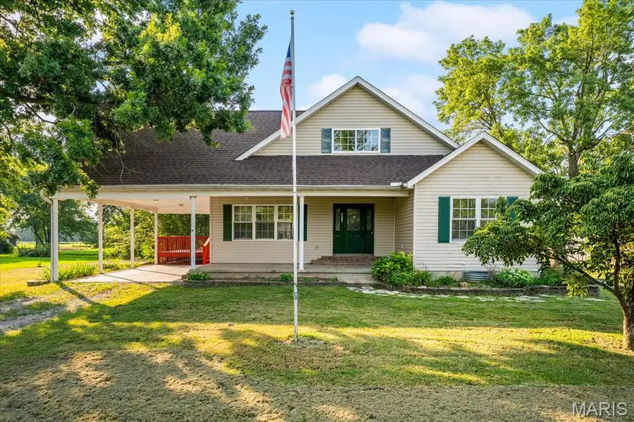 8718 D Road, Waterloo, IL 62298 - #2