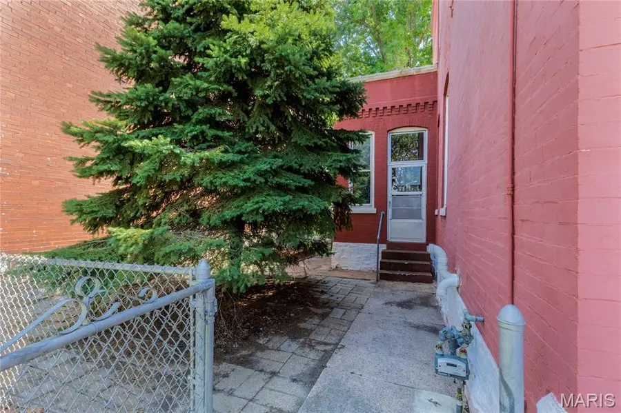 3428 Chippewa Street, Saint Louis, MO 63118 - #3