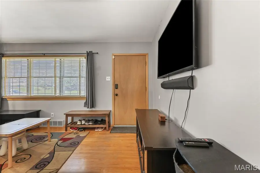 2106 Box Drive, Saint Louis, MO 63125 - #3
