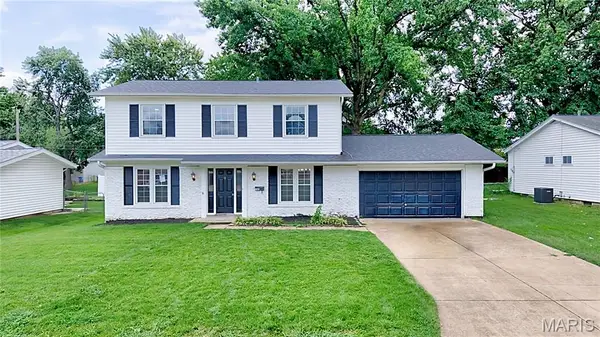 750 Lamplight Lane, Hazelwood, MO 63042