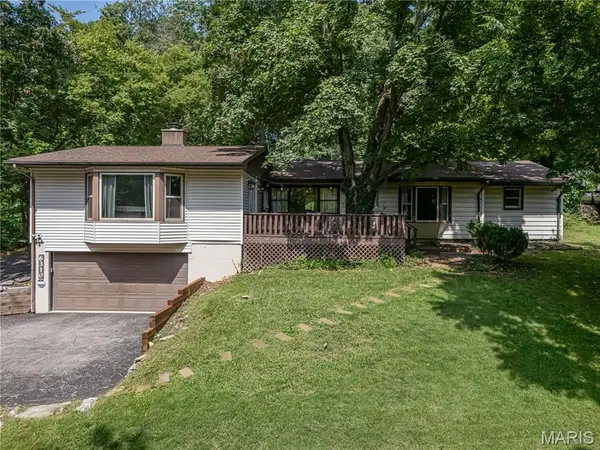 6310 Heintz Road, Oakville, MO 63129