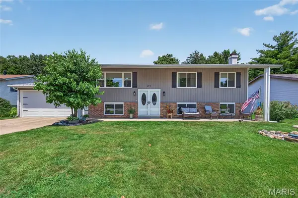 21 Gary Glen Drive, St Peters, MO 63376
