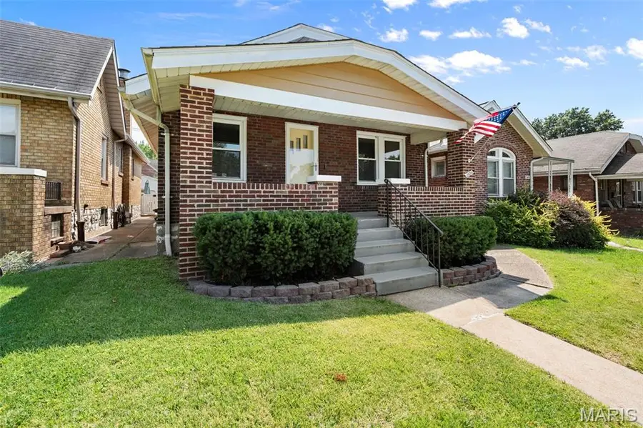 5454 Pernod Avenue, Saint Louis, MO 63139 - #2