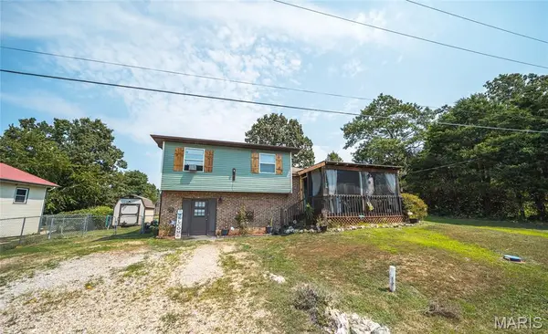 104 Maple Street, St Robert, MO 65584