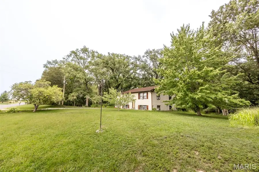 10609 Town Hall Road, Mascoutah, IL 62258 - #3