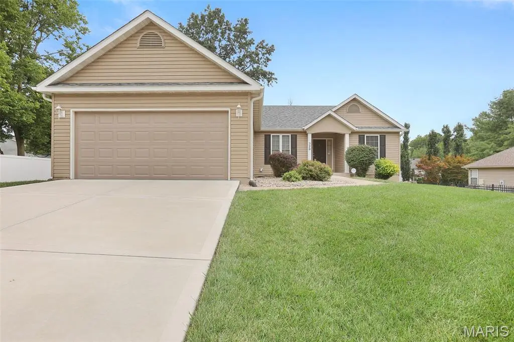 320 Willow Creek Drive, Edwardsville, IL 62025 - #1