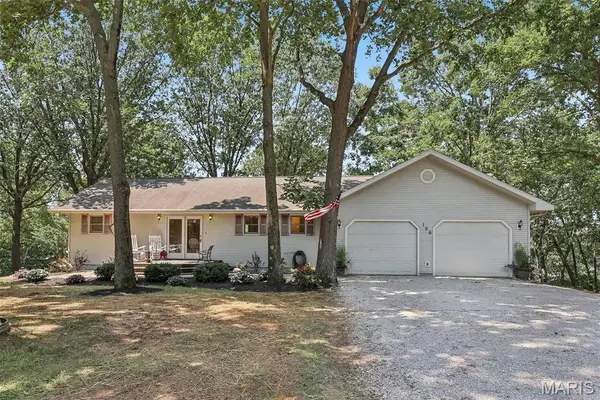 106 Greggs Lane, Hillsboro, IL 62049