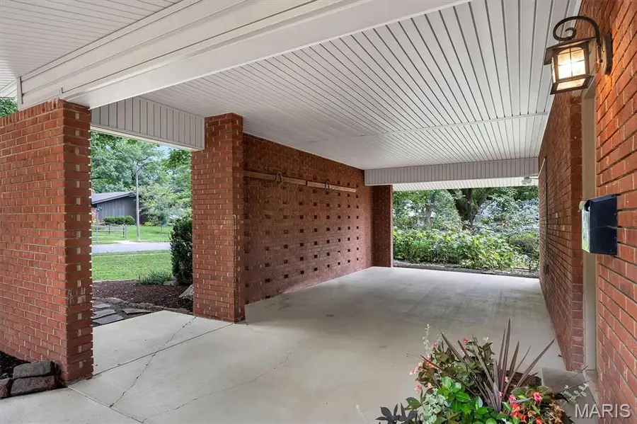 729 W Jewel Avenue, Saint Louis, MO 63122 - #3