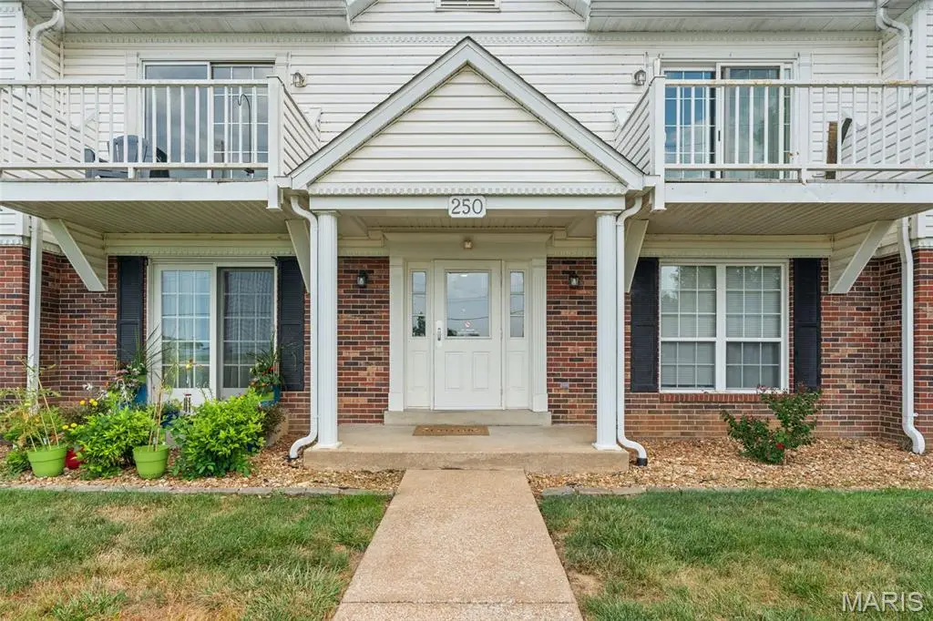 256 Carriage Court, Washington, MO 63090 - #1