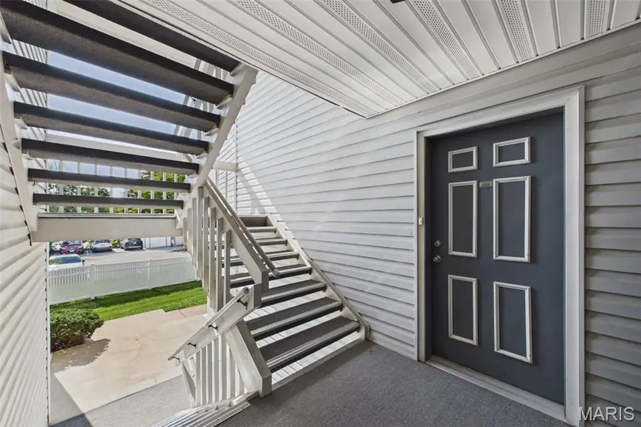 667 S Kirkwood Road #202, Saint Louis, MO 63122 - #2