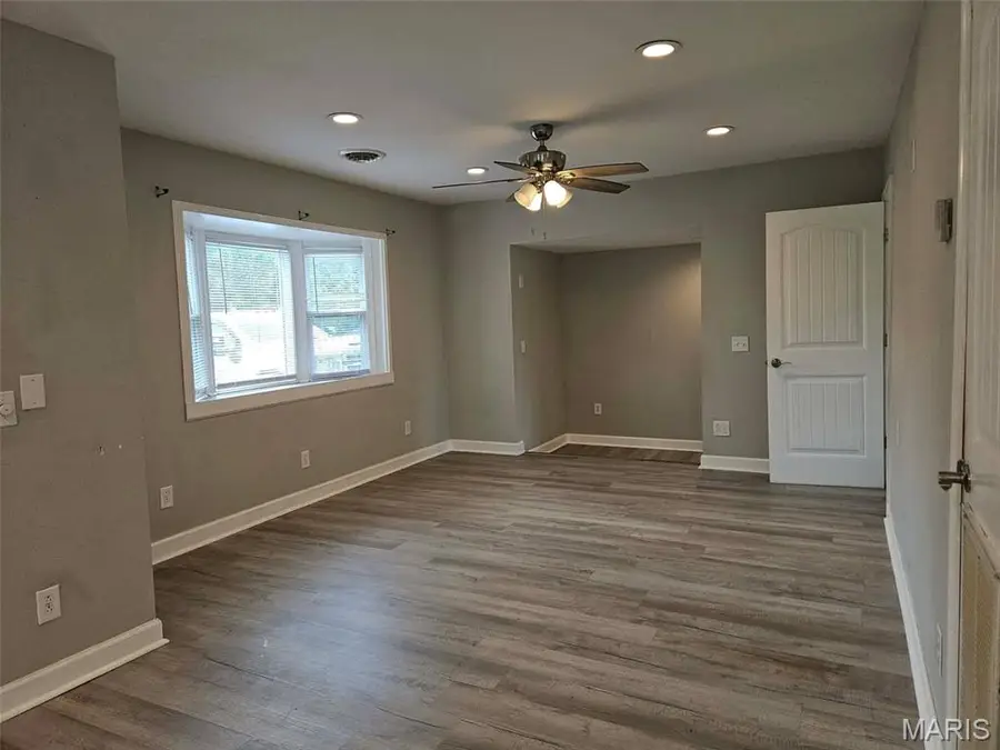 22054 Hwy Y, Saint Robert, MO 65584 - #3