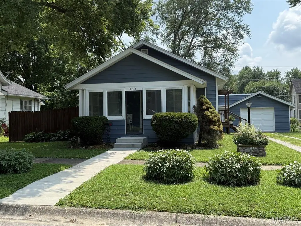 516 E South Avenue, Greenville, IL 62246 - #1