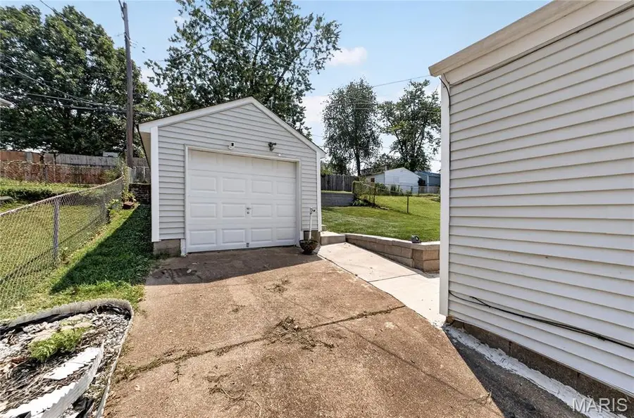 3234 Jasper Park, Saint Louis, MO 63139 - #3
