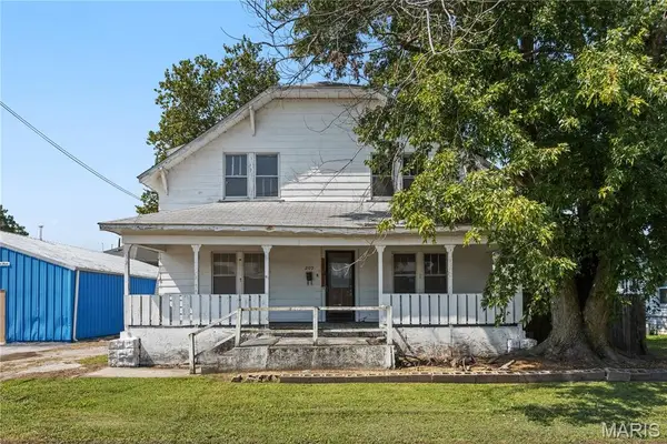 209 W Saint Louis Avenue, East Alton, IL 62024