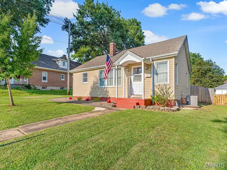 306 S Market Street, Waterloo, IL 62298 - #2