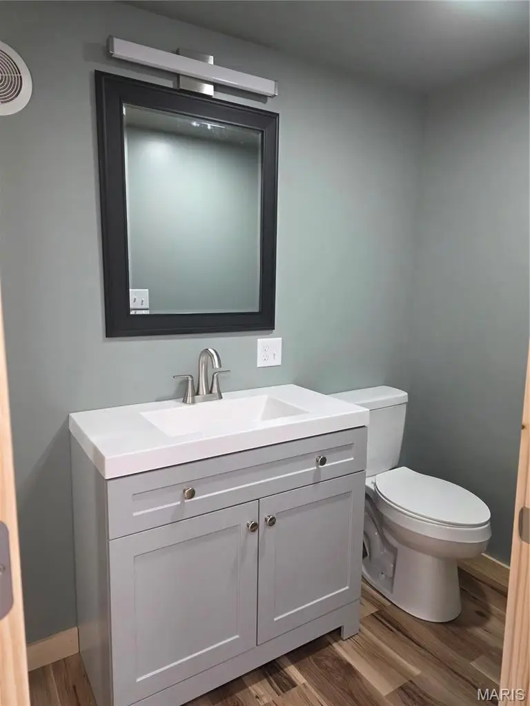209 E Salling Street, Perry, MO 63462 - #2