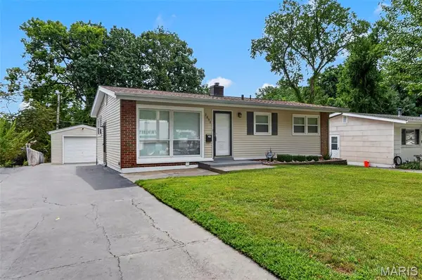 2898 Lesmer Court, Overland, MO 63114