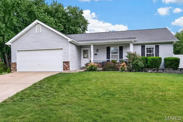 708 Woodland Ridge Drive, St Peters, MO 63376