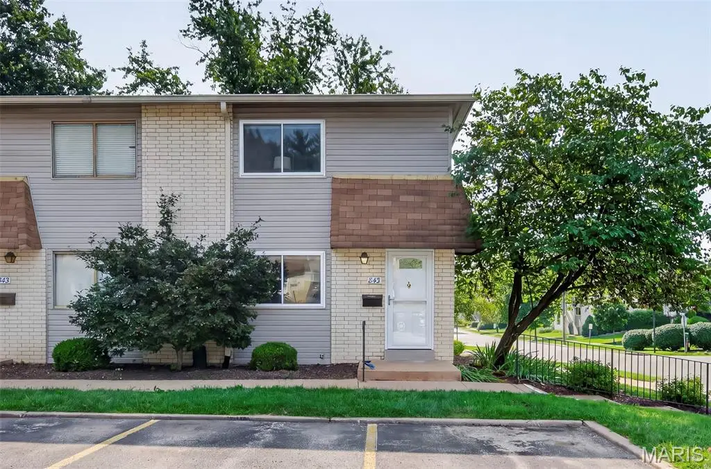 843 Portsdown Road, Ballwin, MO 63011 - #1