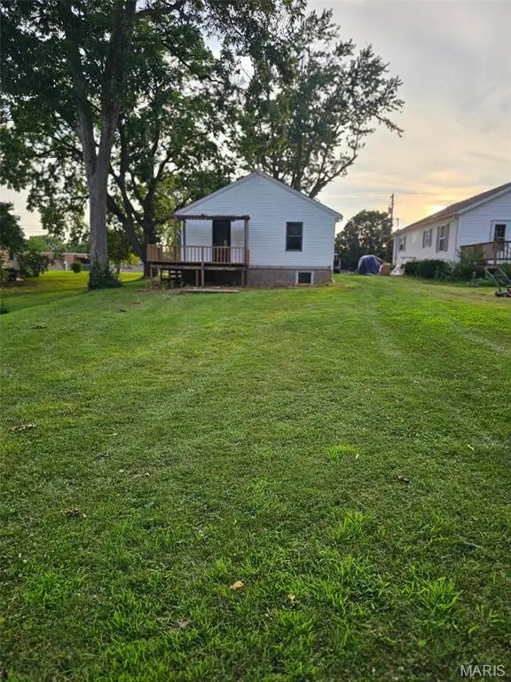 642 Clarksville Road, Pittsfield, IL 62363 - #3