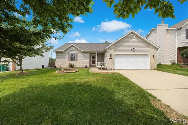 953 Pacific Crossing Drive, O'Fallon, IL 62269