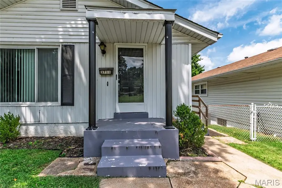 3711 Wabash Avenue, Saint Louis, MO 63109 - #3