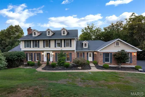 37 Kennerly Manor Drive, St Louis, MO 63128