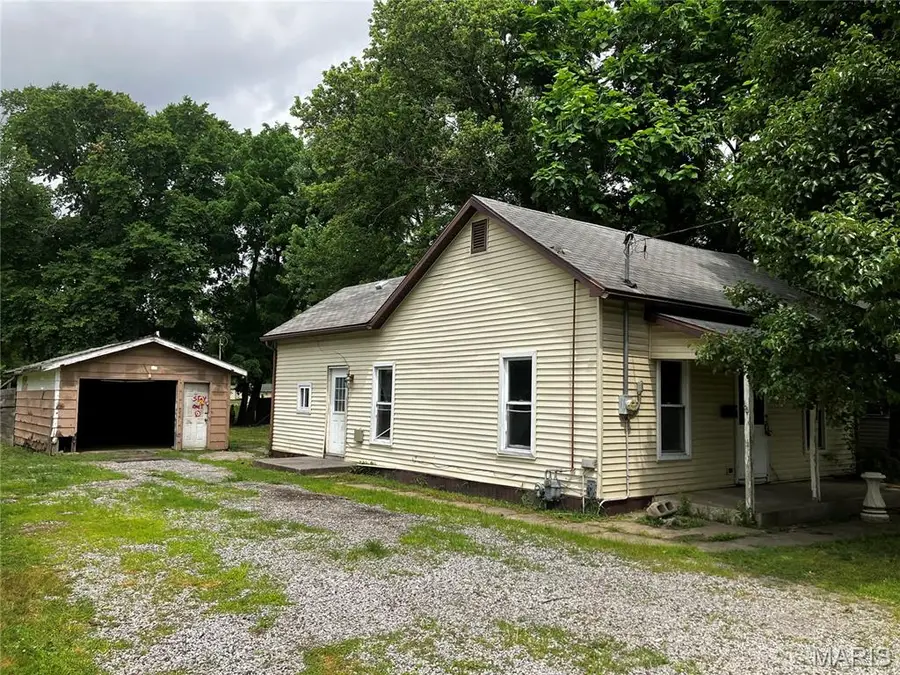 205 S Walnut Street, Du Quoin, IL 62832 - #2