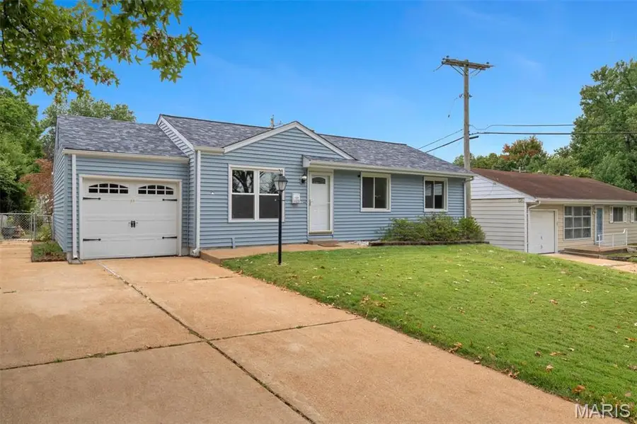 6320 Ashbury Drive, Saint Louis, MO 63123 - #2