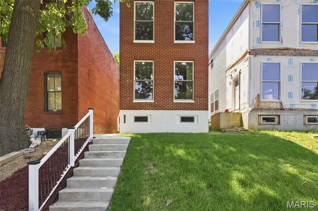 2734 Geyer Avenue, Saint Louis, MO 63104 - #1