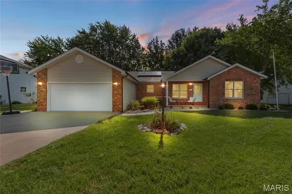 719 Stonecreek Drive, Staunton, IL 62088