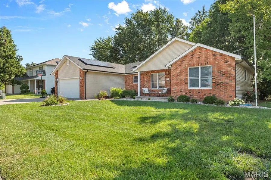 719 Stonecreek Drive, Staunton, IL 62088 - #3