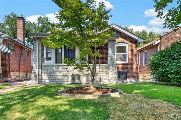 4005 Dover Place, St Louis, MO 63116
