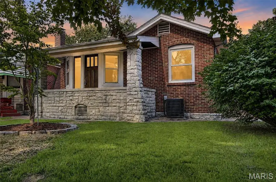 4005 Dover Place, Saint Louis, MO 63116 - #2