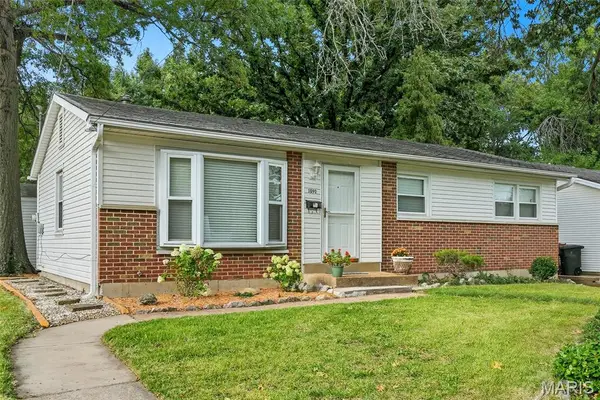 1090 Saint Joseph Street, Florissant, MO 63031