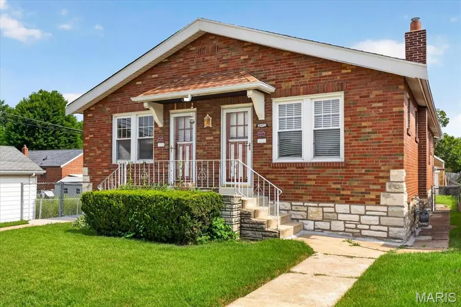 4327 Tyrolean Avenue, Saint Louis, MO 63116 - #2
