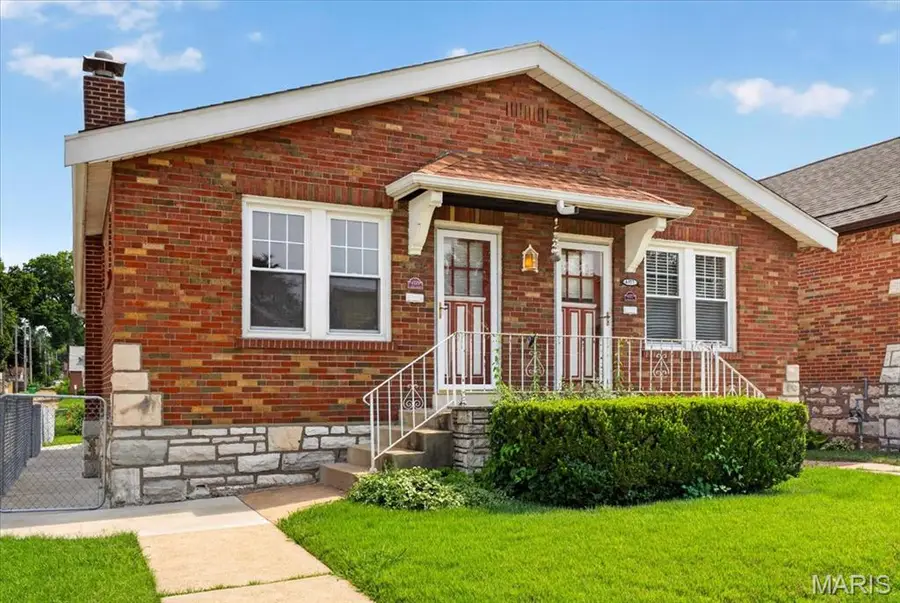 4327 Tyrolean Avenue, Saint Louis, MO 63116 - #3