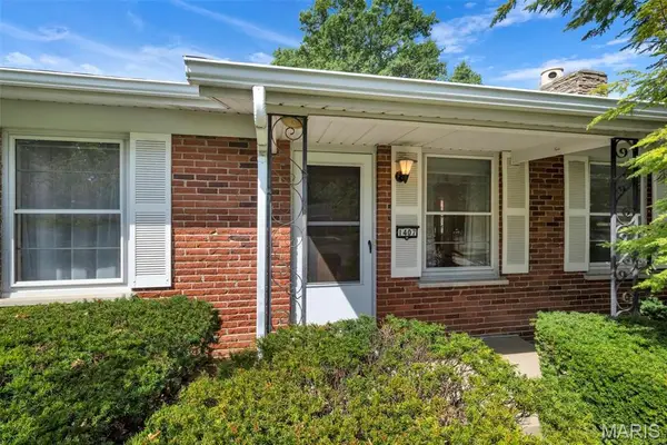 1407 Fox Creek Drive, St Louis, MO 63126