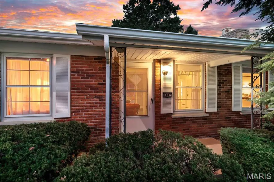 1407 Fox Creek Drive, Saint Louis, MO 63126 - #2