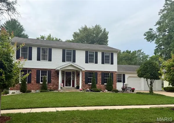 14246 Cypress Hill Drive, Chesterfield, MO 63017
