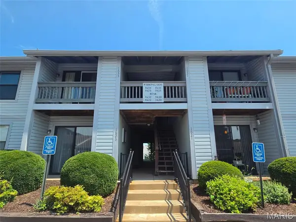 1633 Summergate Parkway #P, St Charles, MO 63303